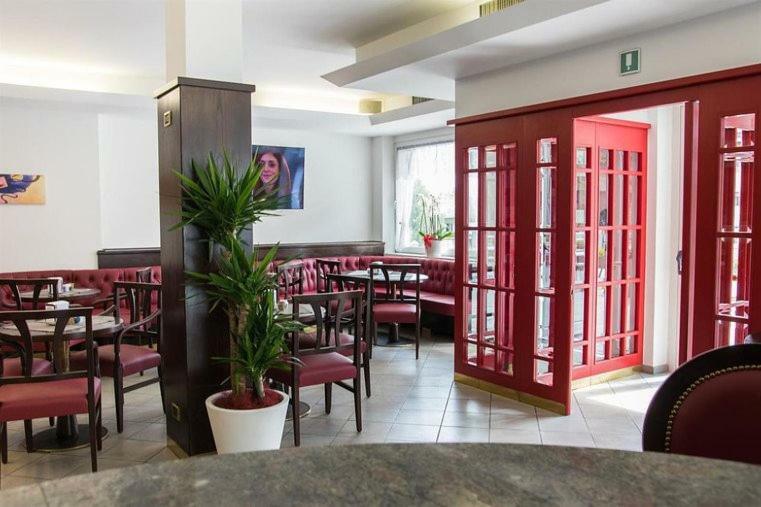 Hotel Milano Tione di Trento Exteriér fotografie